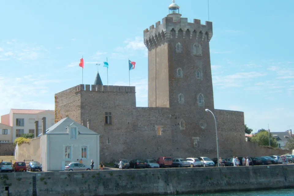 Arundel Tower and Saint-Clair Castle