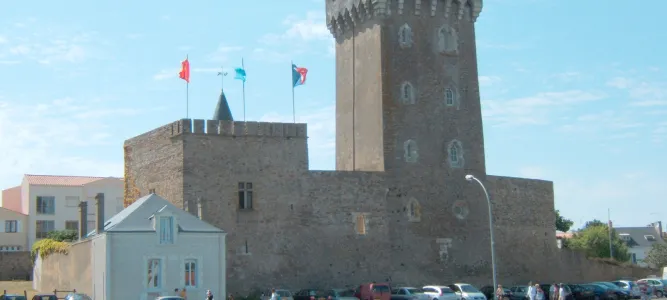 Arundel Tower and Saint-Clair Castle