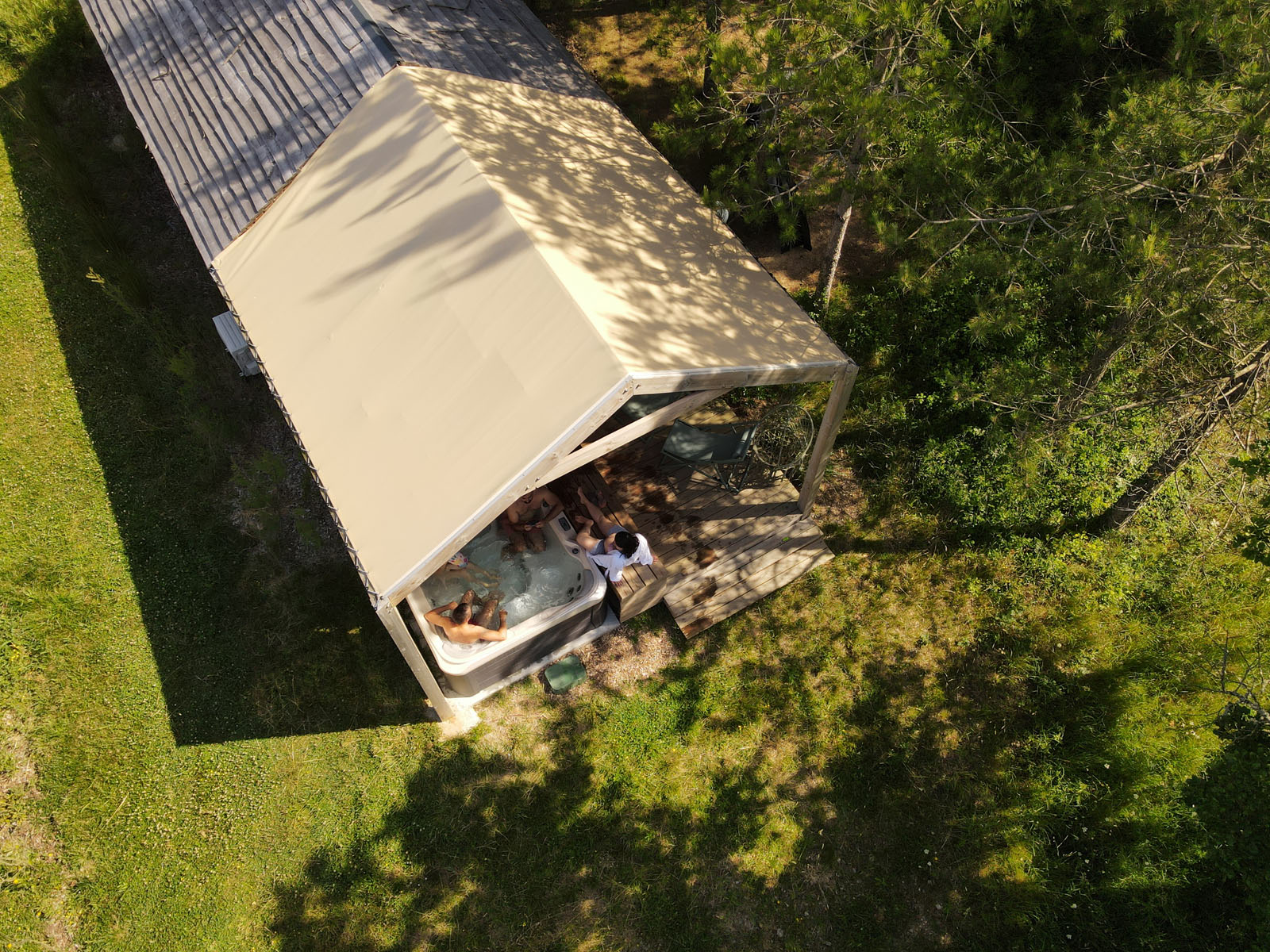 Damona Lodges