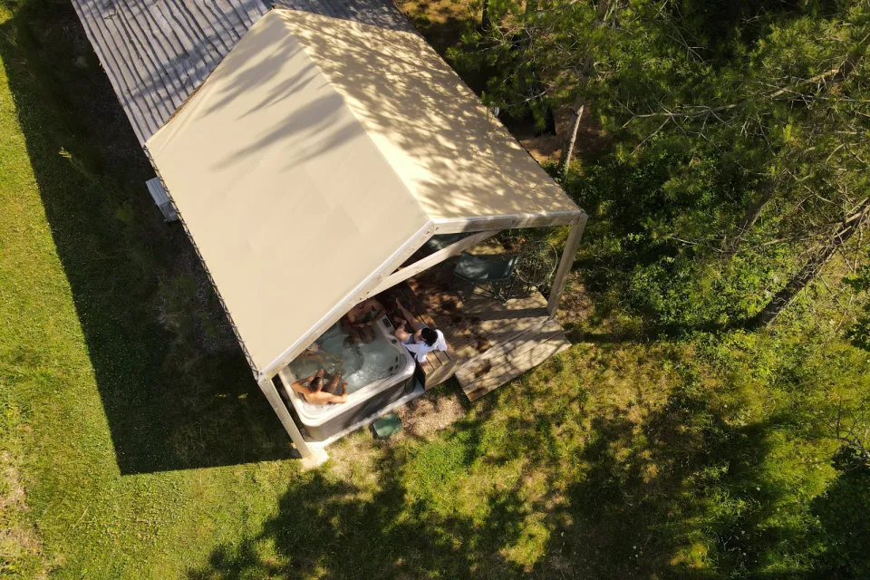 Damona Lodges