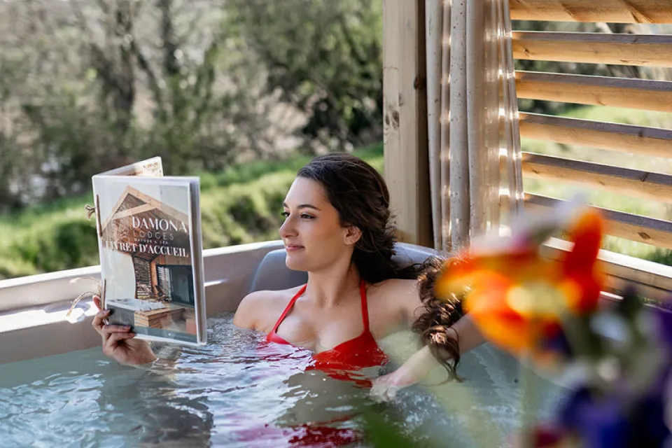 Damona Lodges