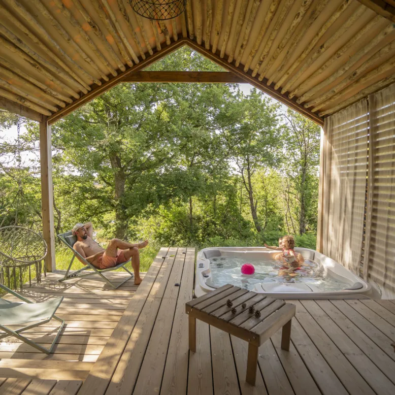 Damona Lodges