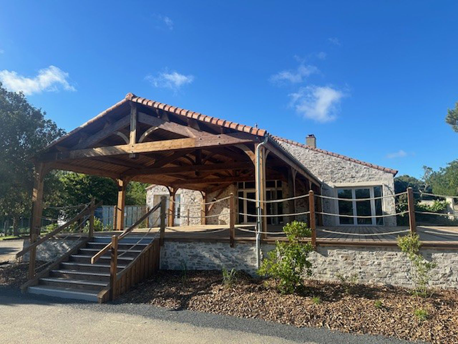 Damona Lodges