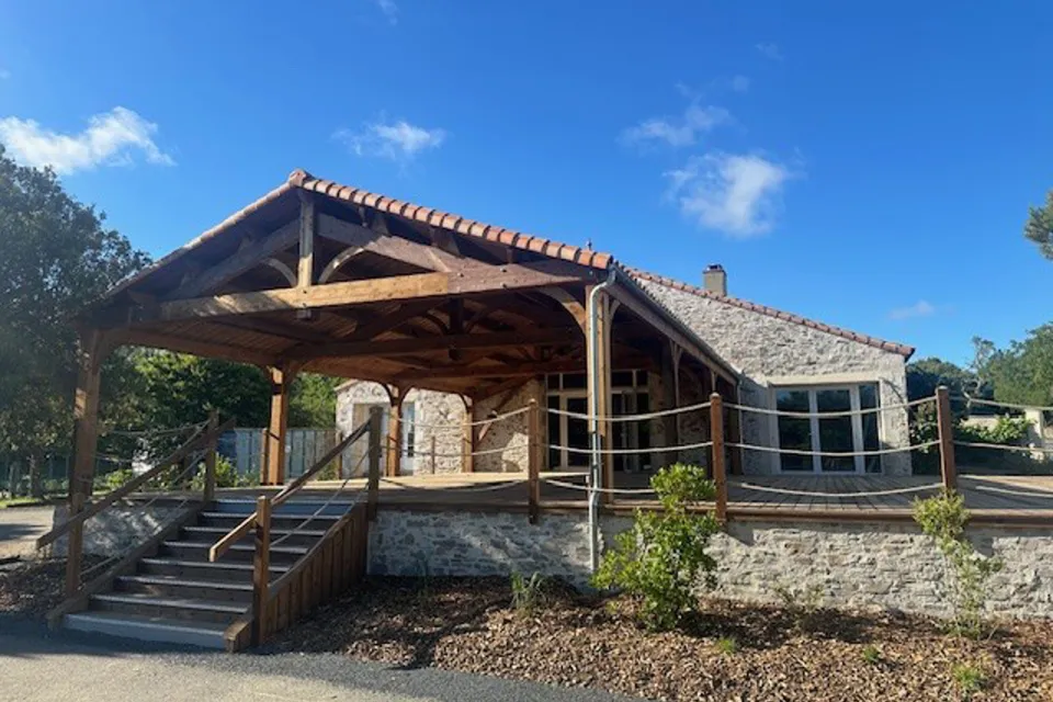 Damona Lodges