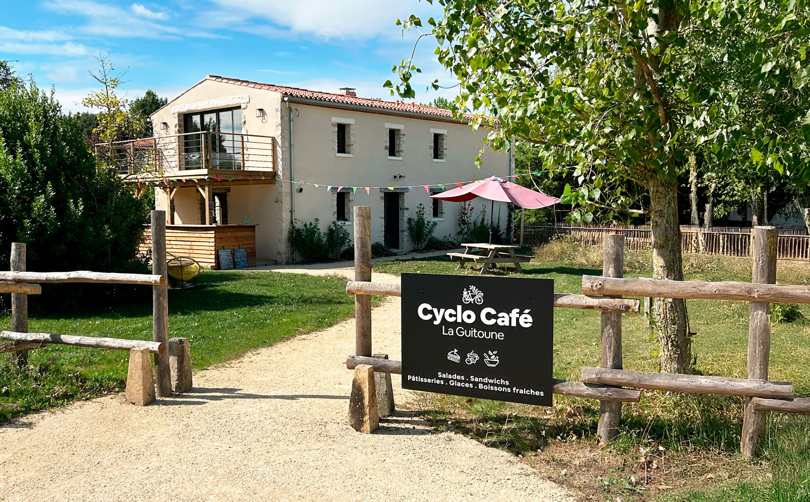 La Guitoune Cyclo-Café
