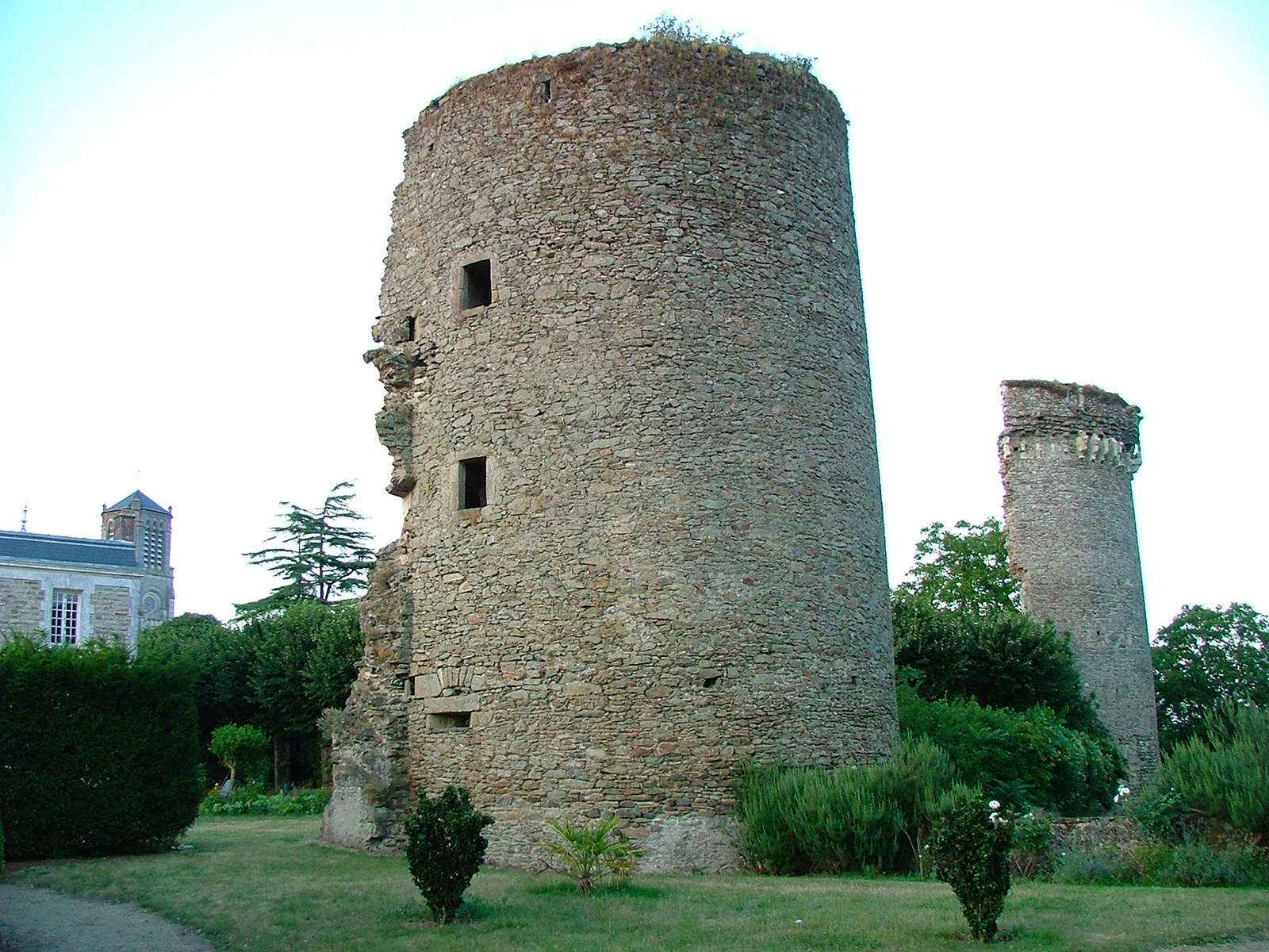 Garnache Castle