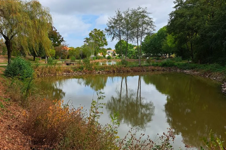 Aubigny-Les Clouzeaux