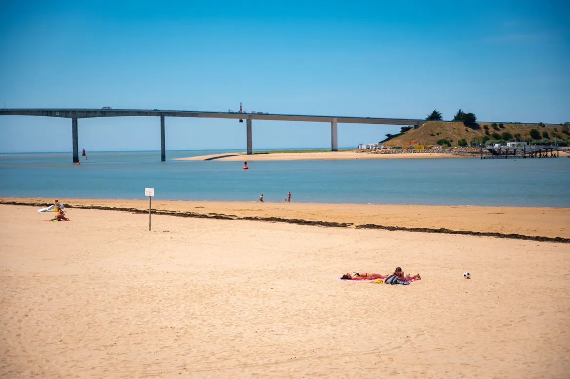barre de monts beach