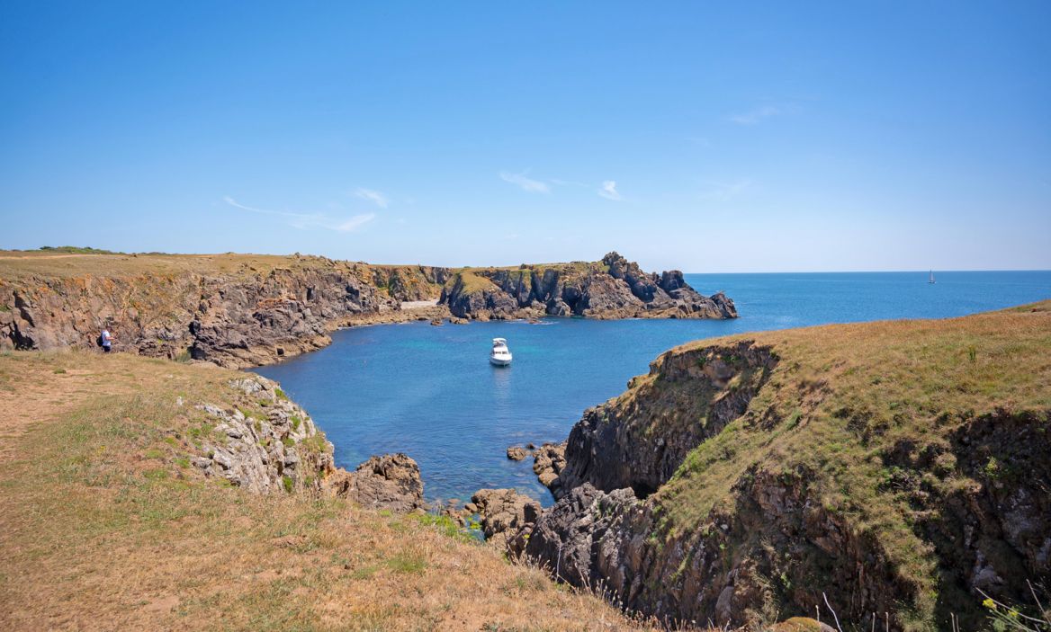 Tour the island of Yeu on foot