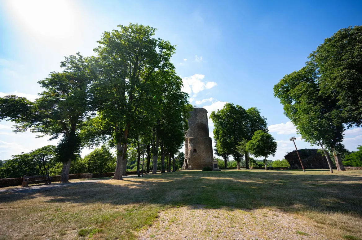 Vouvant et la tour Mélusine