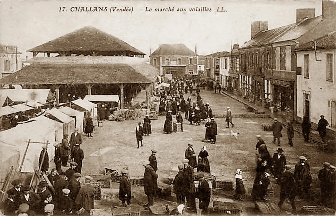 The Challans Market, old postcard Public Domain