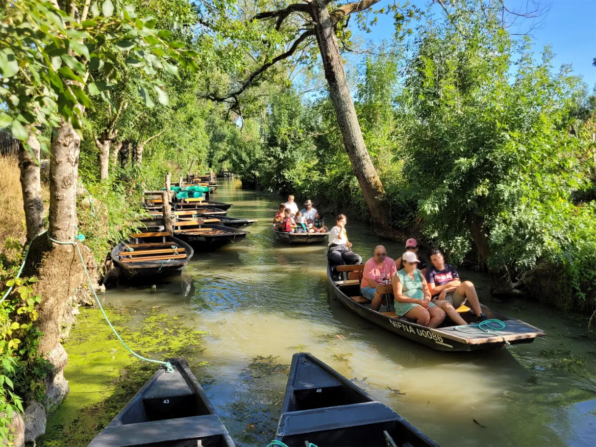 Boat trip in Maillezais