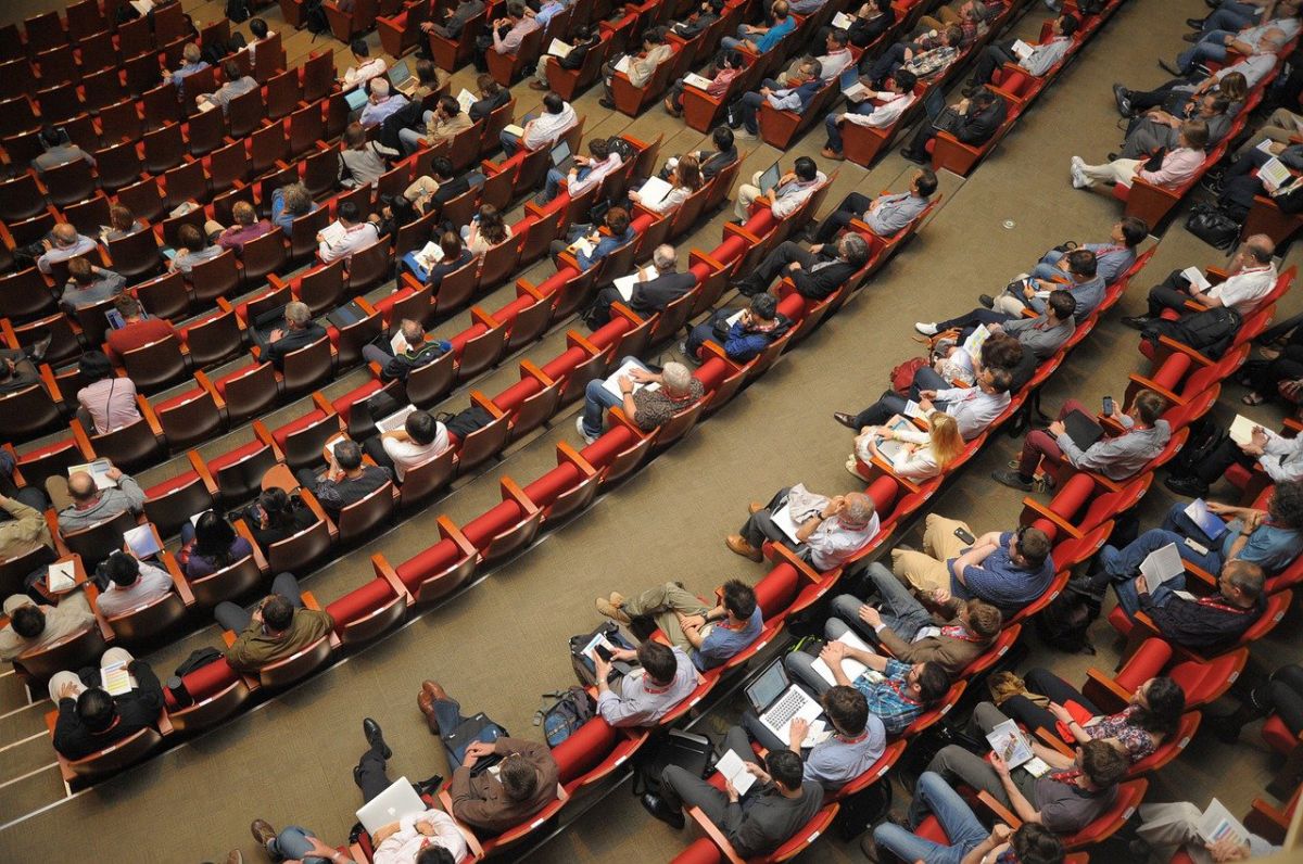 CONFÉRENCE GESTICULÉE SUR LES DANSES POPULAIRE ...